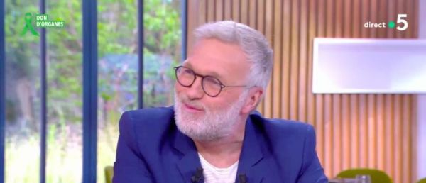 Après avoir révélé les noms de deux personnalités sous les costumes de "Mask Singer", Laurent Ruquier s'explique: "Cette histoire est complètement débile. Je n'ai révélé aucun secret"