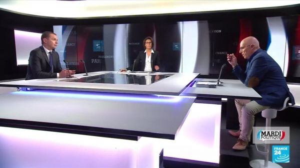 Retraites : "Emmanuel Macron est mandaté pour porter cette réforme"