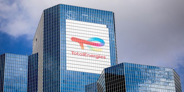 TotalEnergies investit dans les énergies renouvelables et gratifie ses actionnaires