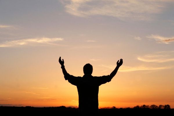 « Prier, c'est comme s'adresser à son psy, sauf que si Dieu te répond, c'est un miracle »