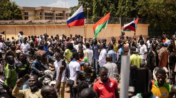 Burkina Faso : l'ambassade de France prise pour cible par des manifestants