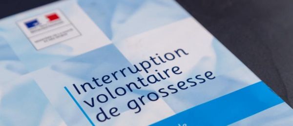 Le nombre d'interruptions volontaires de grossesse (IVG) est resté pratiquement stable en 2021 par rapport à 2020 en France, selon une étude - Un chiffre en baisse pour les femmes de moins de [...]