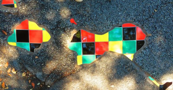 Ememem et ses nids-de-poule, un Banksy français
