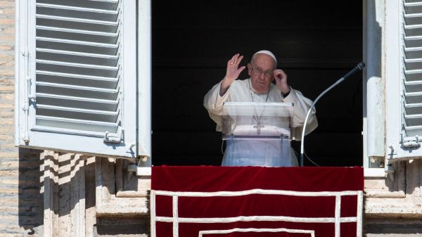Guerre en Ukraine : le pape "supplie" Vladimir Poutine d'arrêter "la spirale de violence" et "déplore" les annexions