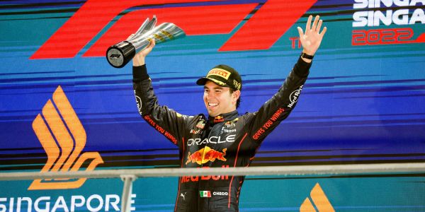 Formule 1 : Pérez s'impose à Singapour, devant Verstappen seulement septième