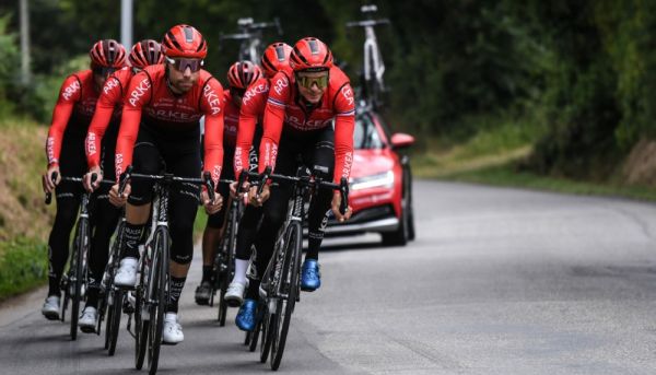 Cyclisme. Arkéa-Samsic : peu de leaders sur le marché pour remplacer Quintana