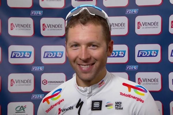 Cyclisme.Tour de Vendée : le nazairien Bryan Coquard remporte la 5Oéme édition . Le rennais Julien Simon remporte la Coupe de France. " C'est top, c'est un soulagement !"
