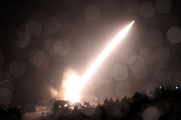 La Corée du Sud et les États-Unis tirent 4 missiles en réplique au lancement de la Corée du Nord