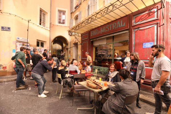 Immersion pendant la dernière journée de tournage de "Plus belle la vie"