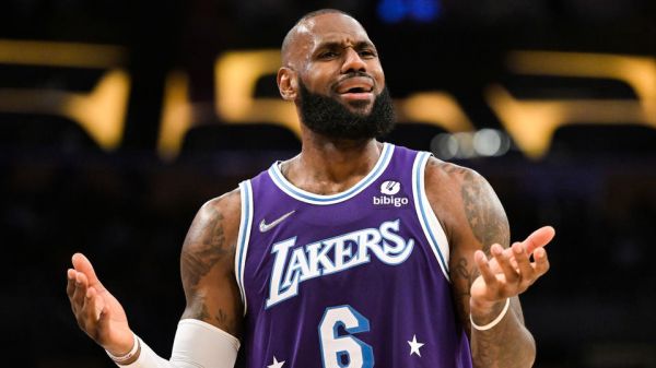 «C'est un extraterrestre» : Lebron James sous le charme du basketteur français Victor Wembanyama