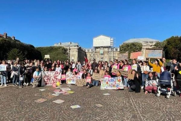 Crèches : Manifestation des professionnels de la petite enfance à Lille et Calais