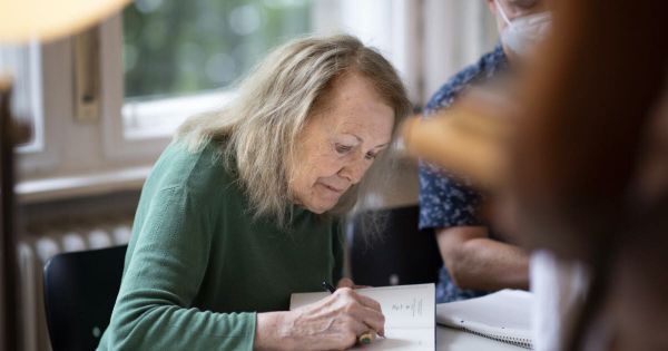 Culture. La française Annie Ernaux reçoit le prix Nobel de littérature