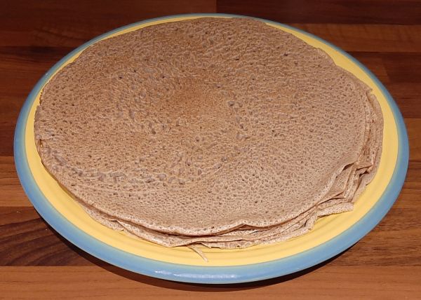 Galettes de sarrasin traditionnelles. Une recette de crêpes salées.