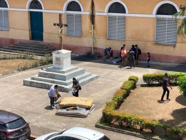 « Le camp de migrants » de la cathédrale Saint Sauveur évacué
