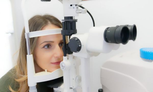 Une consultation chez un ophtalmologue vendue 23 000 euros sur LeBonCoin