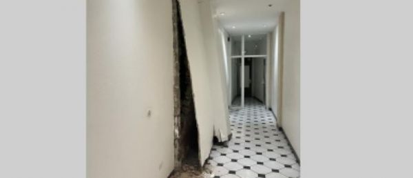 Immeubles effondrés dans le centre de Lille :  Un des habitants de l'immeuble publie les photos des murs prises quelques heures avant le drame... Et c'est effrayant !