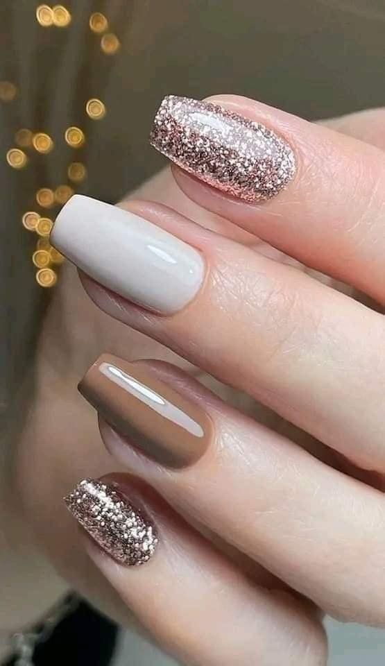 17 idées de nail art pour des ongles dans les tons Terre