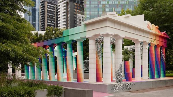 À Melbourne, une réplique colorée du Parthénon