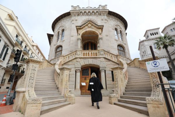 Le défilé de travailleurs sans-papiers au tribunal de Monaco cache-t-il un réseau d'immigration illégale?