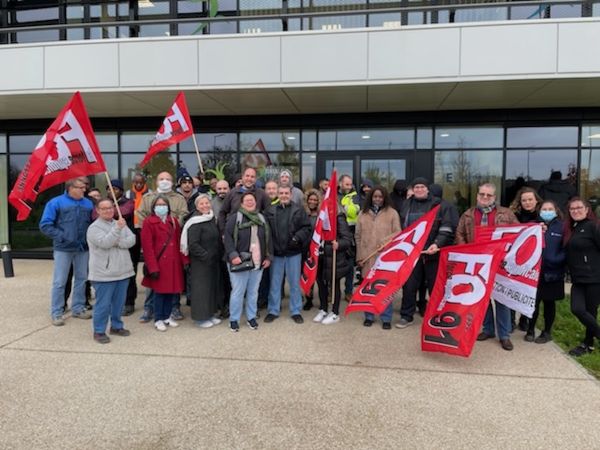 À Tigery, les salariés d'Interforum demandent l'équité des primes