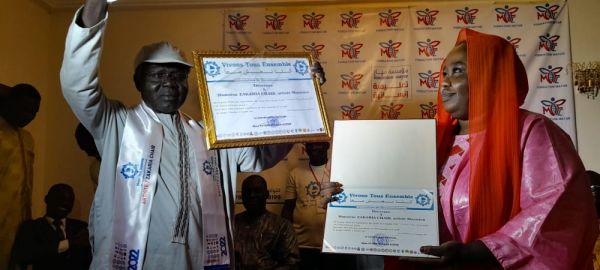 Tchad : "vivons tous ensemble" décore l'artiste Zakaria Chaïb ("Empereur") pour ses œuvres