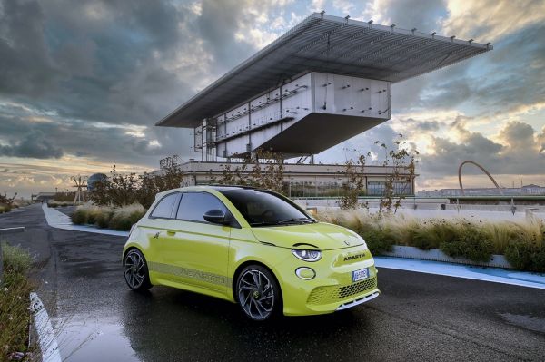 Abarth 500e : la bombinette devient électrique