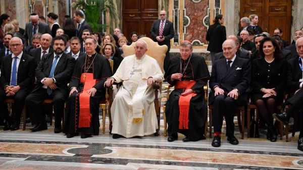 Le Pape invite juifs et chrétiens à ouvrir des chemins de paix