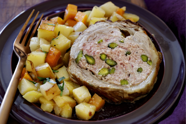 Roulé de veau aux pistaches et légumes d'hiver