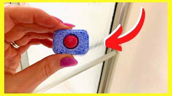 Comment J'utilise une Pastille de Lave-Vaisselle (Pour des Vitres de Douches Impec).