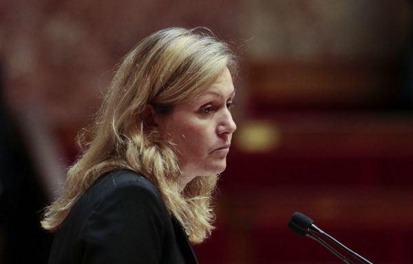 Soignants non vaccinés : Yaël Braun-Pivet déplore « l'obstruction » parlementaire et préférerait de « bonnes pratiques »
