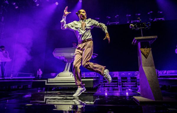 Stromae fait du Centre Bell son théâtre futuriste