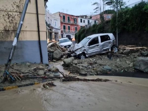 En Italie, huit morts après un glissement de terrain lié à de fortes pluies