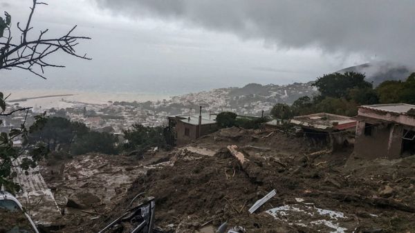 Drame en Italie : au moins 8 morts dans un glissement de terrain sur l'île d'Ischia, 13 personnes toujours recherchées