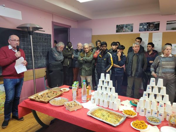 Apéro, cours de français, et atelier vélo : l'ancienne école Labarraque d'Oloron reprend vie