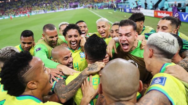 Coupe du monde 2022 : le Brésil bat la Suisse et se qualifie pour les huitièmes de finale
