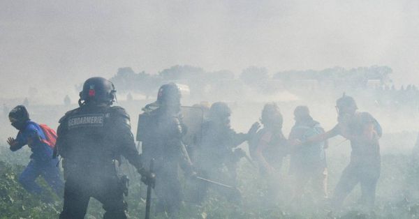 Prison avec sursis à Niort pour cinq militants "anti-bassines"