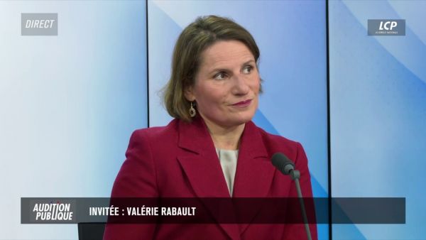 Le 49.3 constitue une « forme de brèche démocratique dangereuse », pour Valérie Rabault