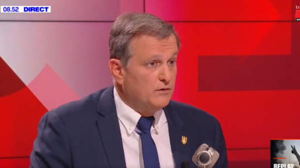 Après le retour du jeu « Antifa », Louis Aliot appelle à boycotter la Fnac