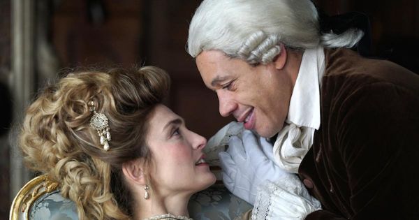 La série française "Dix pour cent” se déclinera aussi en indonésien