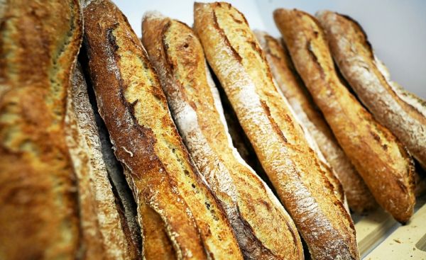 Baguette, grippe et grève SNCF : le point à la mi-journée