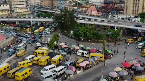 Lagos en pleine croissance face au besoin de transports en commun
