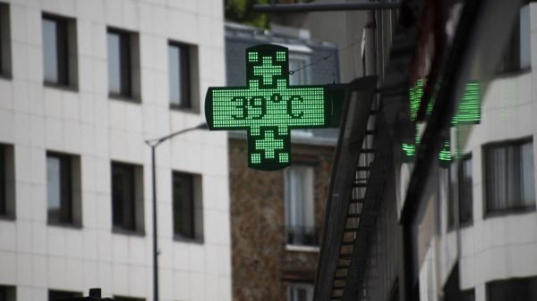 "Symptôme du changement climatique", l'année 2022 est la plus chaude jamais mesurée en France, annonce Météo France