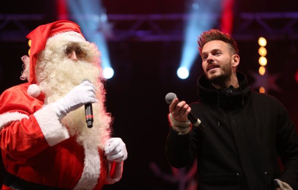 Strasbourg : Matt Pokora en balade avec ses enfants au marché de Noël