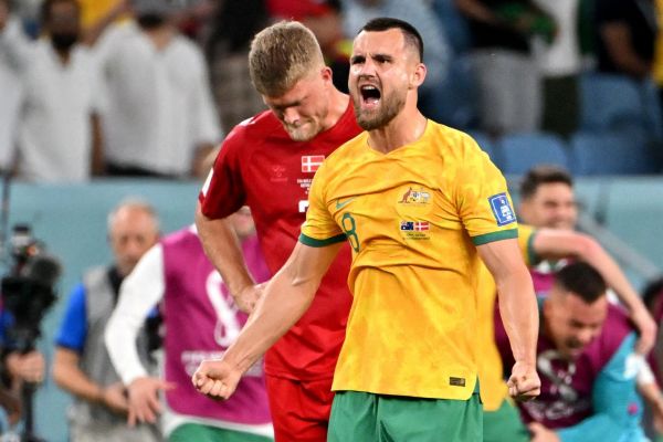 Coupe du monde 2022 : l'Australie qualifiée surprise pour les huitièmes de finale grâce à sa victoire face au Danemark