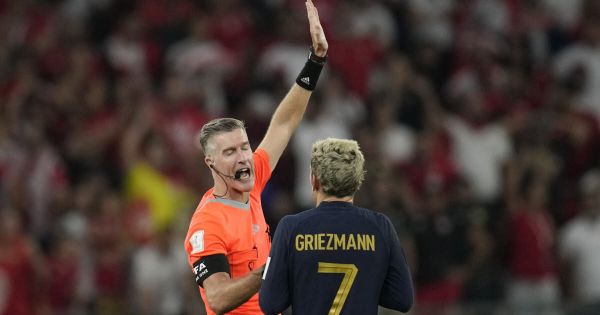 Coupe du monde 2022. But refusé, TF1 rend l'antenne avant la fin...  La chaîne s'excuse après Tunisie-France
