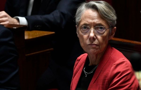 Budget de la Sécu : Elisabeth Borne déclenche un septième 49.3, la Nupes réplique par une motion de censure