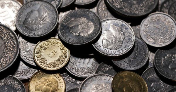 Insolite. Il perd 20 000 francs suisses dans un parking et on les lui rend