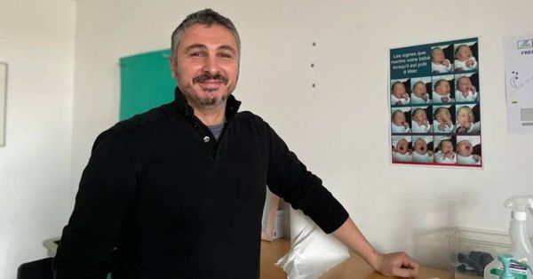 À l'hôpital de La Ciotat, Aurélien est le seul sage-femme homme depuis 15 ans