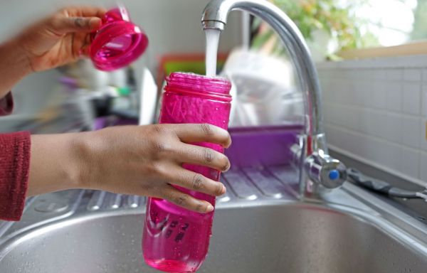 Combien de verres d'eau devrait-on boire quotidiennement ?