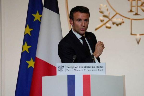 "Pas de panique", dit Macron à propos d'hypothétiques coupures d'électricité